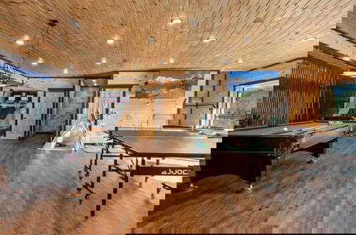 Foto 49 - Hidden Gem Masterpiece By Ghosal Luxury Lodging