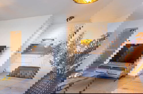 Foto 6 - Apartment With Cosy Sunny Terrace