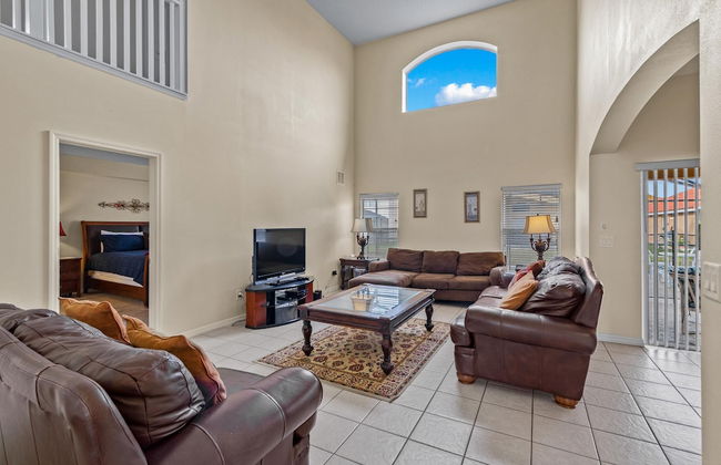 Family Ready in Gated Community Near Attractions - Foto 4