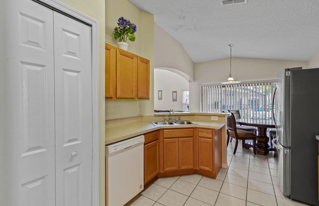 Family Ready in Gated Community Near Attractions - Foto 7