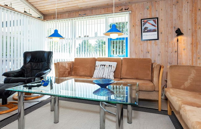 6 Person Holiday Home in Pandrup - Foto 24