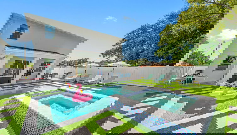 Foto 1 - New-6br Discovilla- Sleeps16 Heated Pool & More