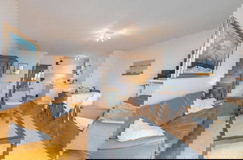 Foto 1 - Apartment With Spacious Living Room