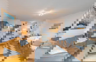 Foto 1 - Apartment With Spacious Living Room