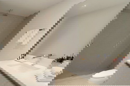 Photo 11 - Hyde Beach House by Zelloo