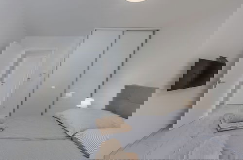 Foto 3 - Luxury Pool Apartment With Sea View