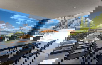 Foto 1 - Luxury Pool Apartment With Sea View