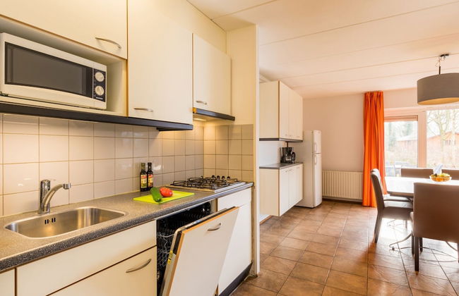 Spacious Bungalow with Dishwasher near Hunebedcentrum - Foto 5
