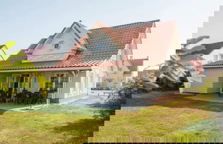 Foto 1 - Detached Villa With Four Bathrooms Near the Sea