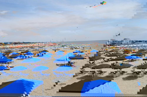 Photo 26 - Bedo House Beach Front