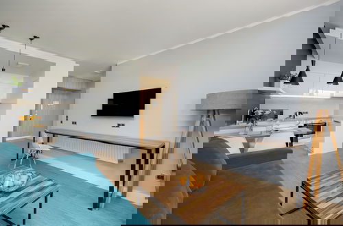 Foto 10 - Apartment With Gym and Sauna by Renters