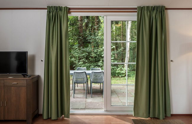 Cosy Chalet With Combi-microwave, Next to a Nature Reserve - Foto 5