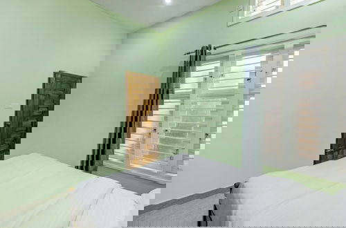 Photo 2 - iROOMZ Eco Brickmark Serviced Apartments