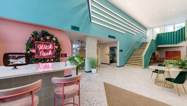 Coin salon dans le hall