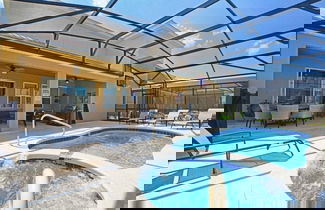 Foto 1 - Brand New, Modern Decor, Pool& Spa- 7047sr 7 Bedroom Home by RedAwning