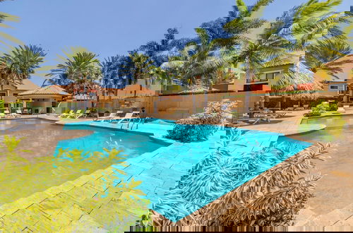 Foto 43 - Upscale Gated Community Oasis Close to the Beach