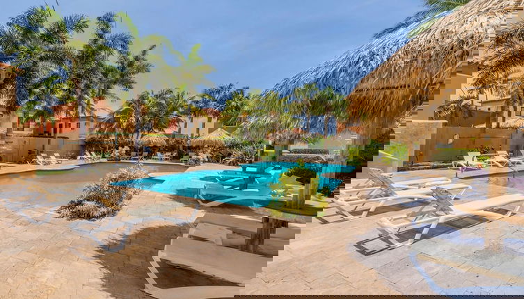Foto 1 - Upscale Gated Community Oasis Close to the Beach
