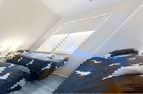 Photo 3 - Contemporary Cove