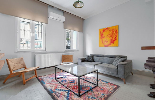 Cozy Flat With Balcony 5 min to Galata Tower - Photo 2