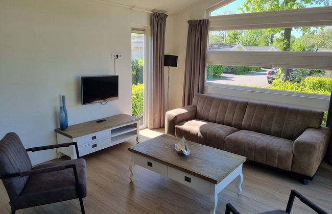 Chalet Near the Golf Course on a Holiday Park - Foto 7