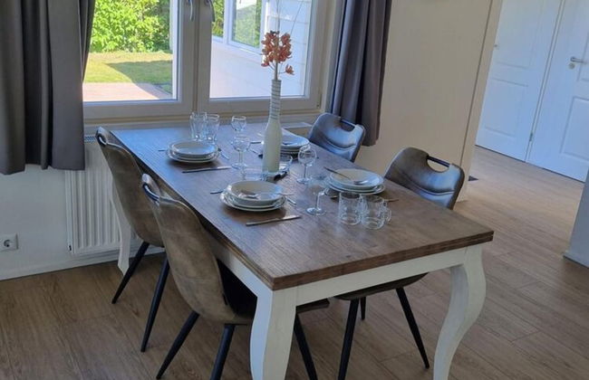 Chalet Near the Golf Course on a Holiday Park - Foto 26