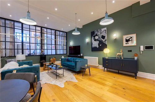 Photo 30 - Bright and Stylish 2 Bedroom Flat in Chiswick