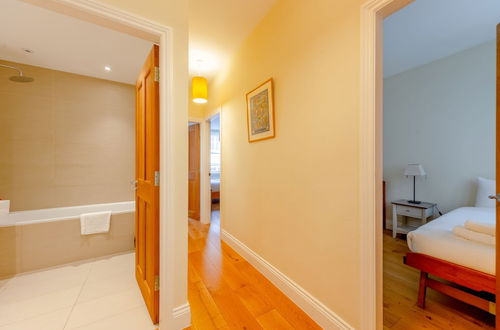 Photo 3 - Spacious and Central 3 Bedroom House in Paddington