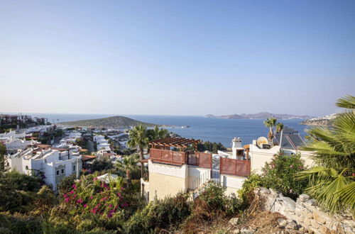 Photo 2 - House With Amazing Sea View and Pool in Gumusluk