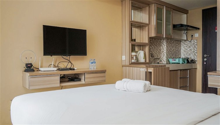 Photo 1 - Modern And Relax Studio Room At Serpong Greenview Apartment