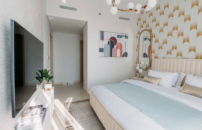 Elegant Stay: Balcony & Stunning Dubai Creek Views - Foto 2