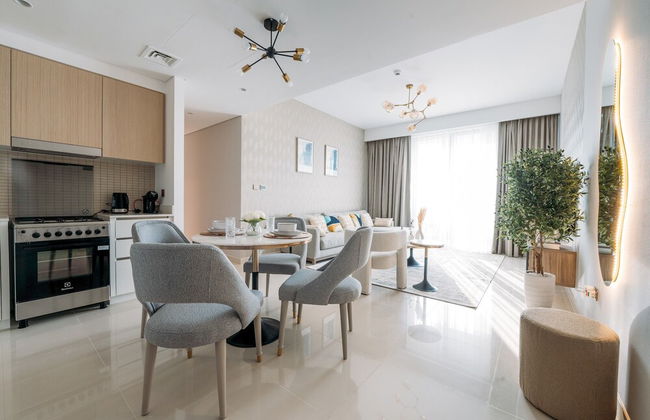 Elegant Stay: Balcony & Stunning Dubai Creek Views - Foto 10