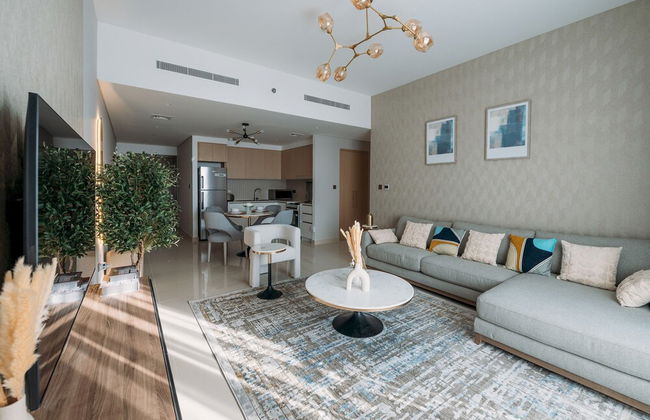 Elegant Stay: Balcony & Stunning Dubai Creek Views - Foto 14