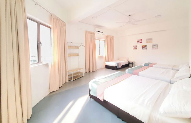 Cloth Art Homestay near Jonker&Pahlawan - Photo 4
