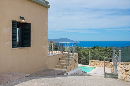 Foto 31 - Villa Cretan View with Heated Swimming Pool