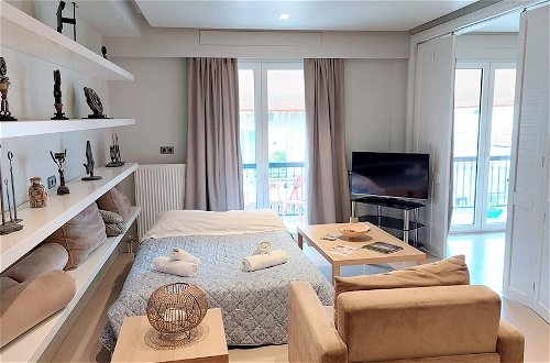 Photo 7 - Luxurious Minimal Apartment in Acropolis
