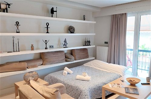 Photo 3 - Luxurious Minimal Apartment in Acropolis