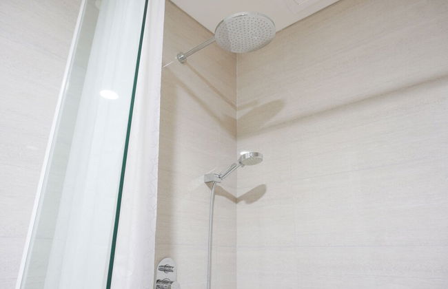 Modern And Comfort Stay 2Br At Ciputra International Apartment - Foto 15