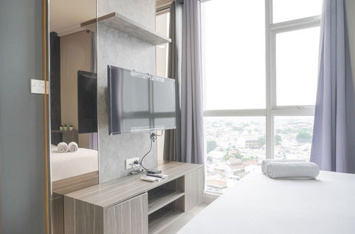 Photo 2 - Modern And Comfort Stay 2Br At Ciputra International Apartment