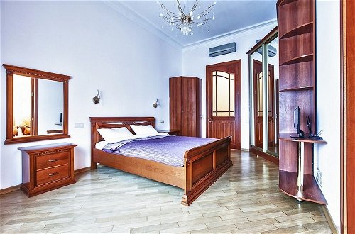Foto 3 - Miracle Premium Apartments Smolenskiy 3