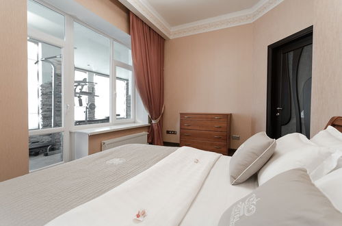 Photo 3 - Royal Apartment Uspenskaya 12