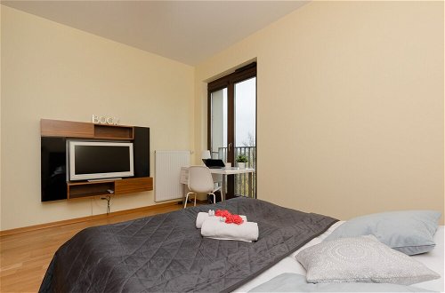 Photo 3 - Warsaw Apartment With Parking by Renters