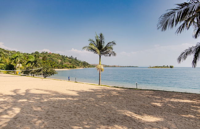 Room in Lodge - Find a Quiet Beach Resort at Rushel Kivu Resort! - Foto 20