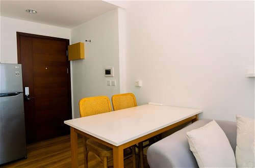 Foto 15 - Full Furnished With Modern Design 1Br At West Vista Apartment