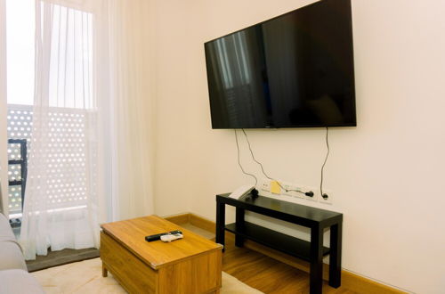 Foto 17 - Full Furnished With Modern Design 1Br At West Vista Apartment