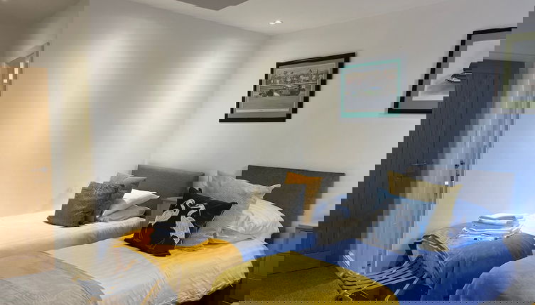 Photo 1 - Duplex Barge Cinema Room 6 Ensuite Double-triple Bedrooms Great Social Spaces