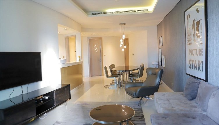 Photo 1 - Fully Furnished 3 Bedroom in Paramount Prime Location Spacious Layout