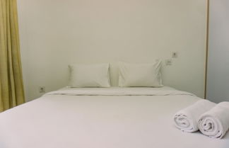 Photo 2 - Well Furnished And Comfy Studio Sky House Bsd Apartment