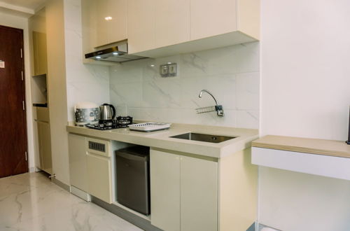 Photo 12 - Well Furnished And Comfy Studio Sky House Bsd Apartment