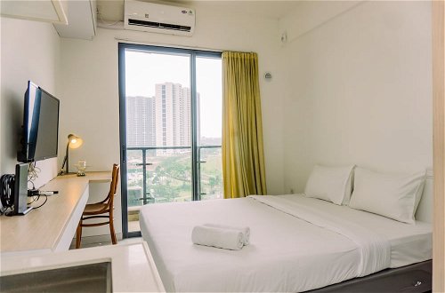 Photo 4 - Well Furnished And Comfy Studio Sky House Bsd Apartment