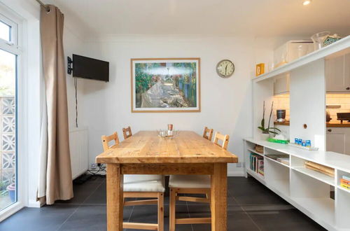 Photo 26 - Quiet 3 Bedroom House With a Garden in Putney